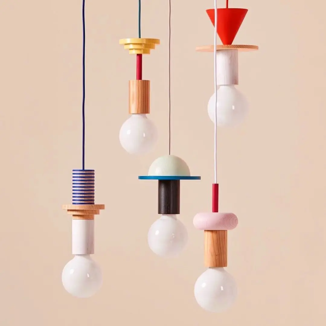 Lámpara de mesita de noche de Memphis, candelabro escandinavo, creativo, geométrico, madera maciza, dibujos animados, colorido, dormitorio, habitación de niños