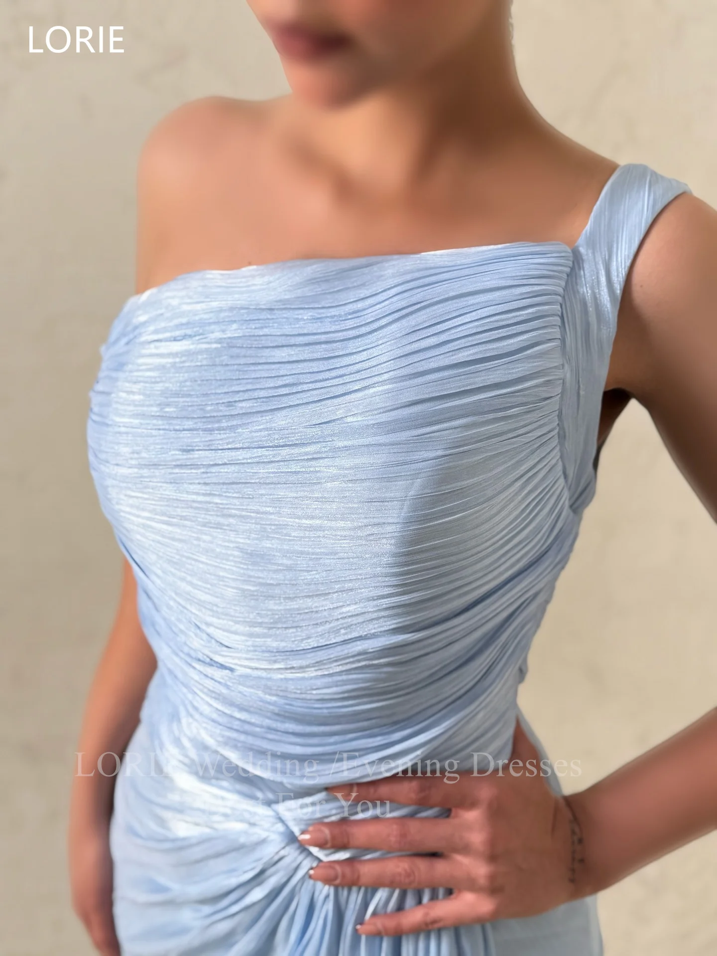 ローリー エレガントなイブニングドレス プリーツ サイドスリット ノースリーブ パーティードレス マーメイド フロアレングス プロムドレス カスタマイズ