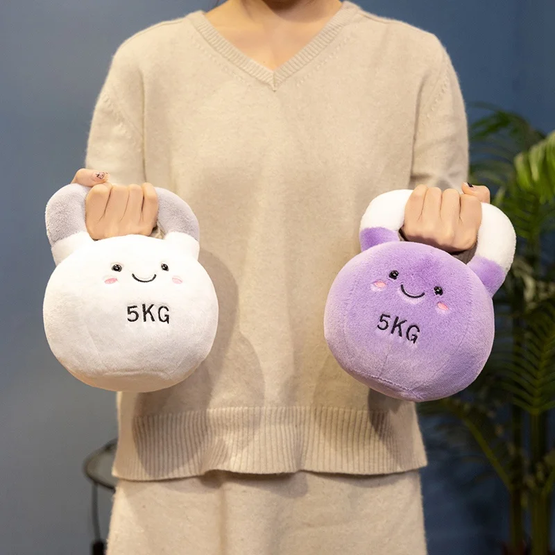การ์ตูนอะนิเมะสร้างสรรค์อุปกรณ์ฟิตเนสดัมเบลตุ๊กตา Kawaii กาต้มน้ํา Bells ตุ๊กตา Plush ของเล่นเด็กทําด้วยมือตุ๊กตาของขวัญ
