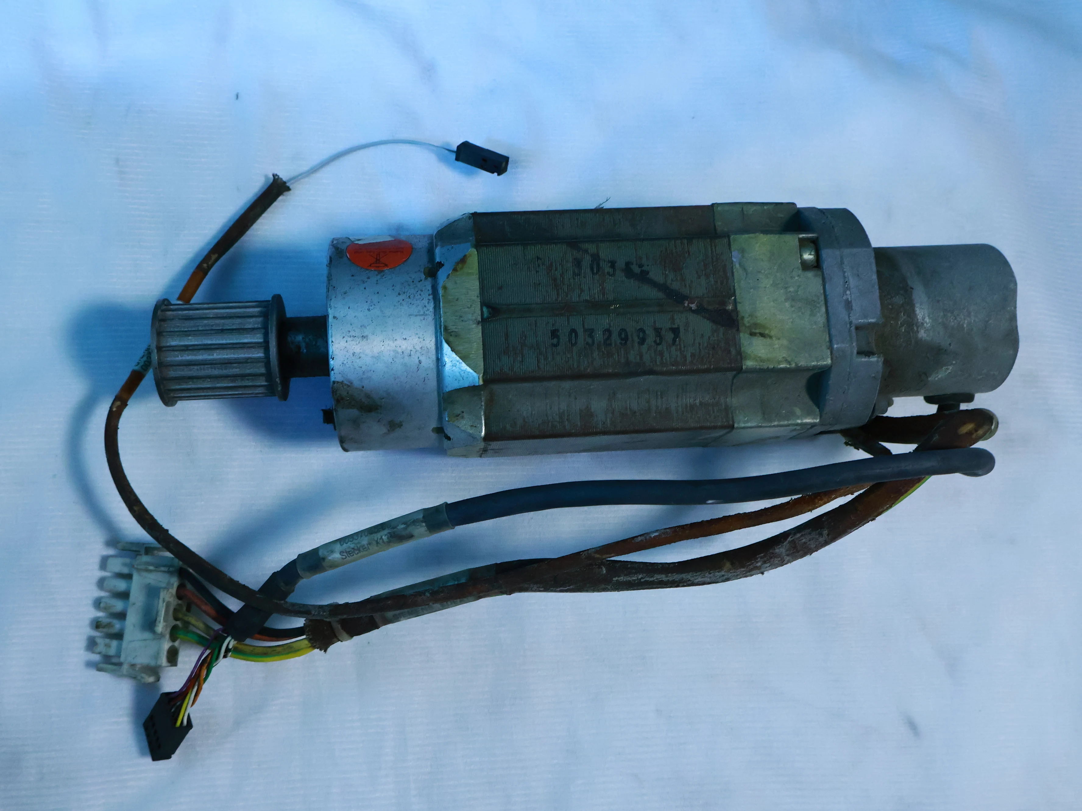 Used 1FT3035-6AZ99-9-ZS30 For SIEMENS 1FT3035-6AZ99-9-ZS30 Brushless Servo Motor
