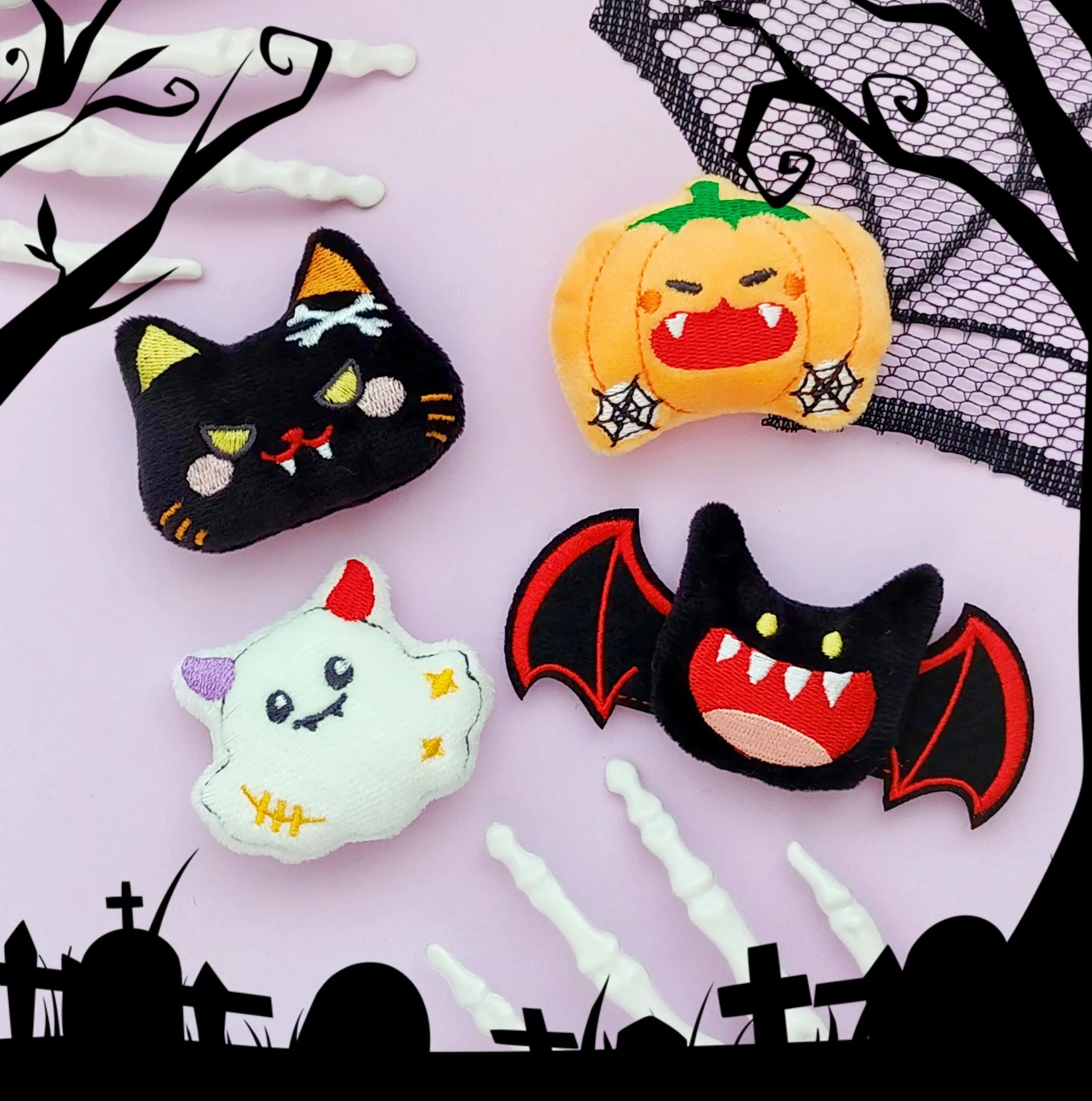 4Pcs Gothic Halloween Plush Brooch Set Cartoon Bat Ghost Black Cat Pumpkin Lapel Pin Fluffy Badge Halloween Costume Decor Props