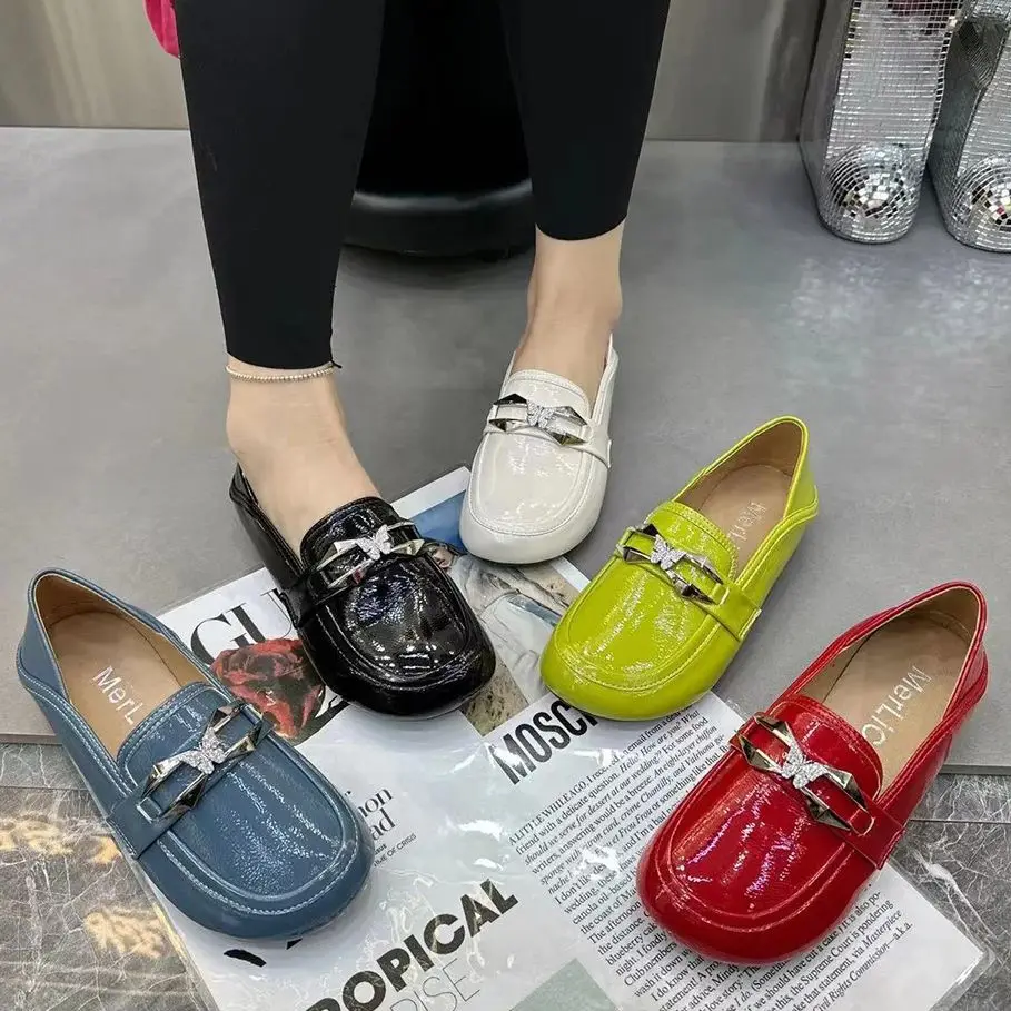 Patent Leather Women Shoes Plus Size Women Loafers Fashion Rhinestone Female Flat Shoes Designer Women Mullers Gold Chain