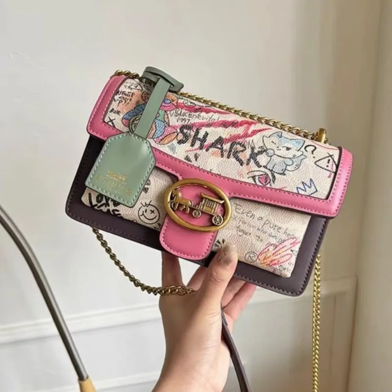 

Женская сумка на цепочке с граффити, новинка 2025, нишевая модная универсальная высококачественная сумка-мессенджер на одно плечо