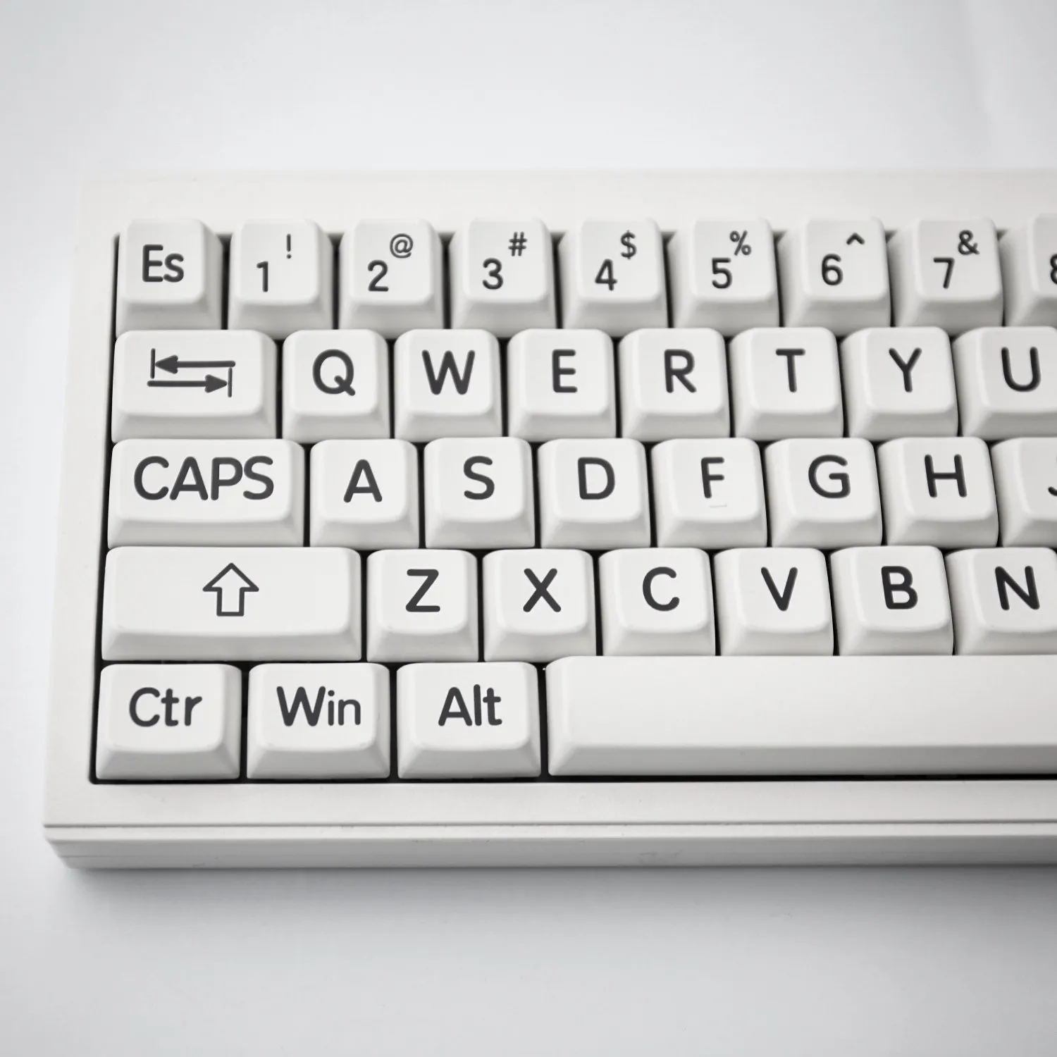 

MDA Minimal Black Large Type Keycap Mechanical Keyboard Cap Keycap PBT61/68/75/84/87/89/96 Keys