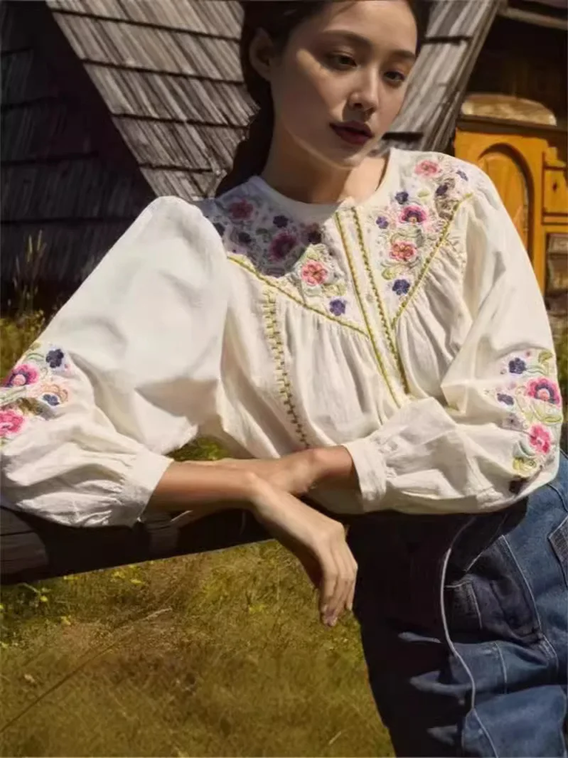 

Sweetly Embroidered Loose Cotton irt for Women with Bubble Sves And round Ne Button-Up Sle Autumn Winter Faion