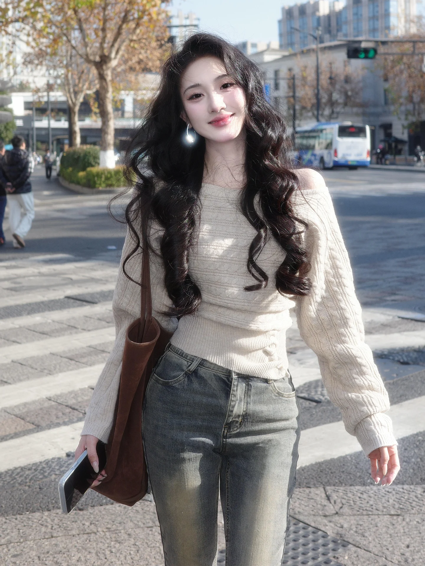 

Женский облегающий вязаный свитер с длинными рукавами и открытыми плечами, базовый слой, дизайн для повседневной носки, модный, весенний