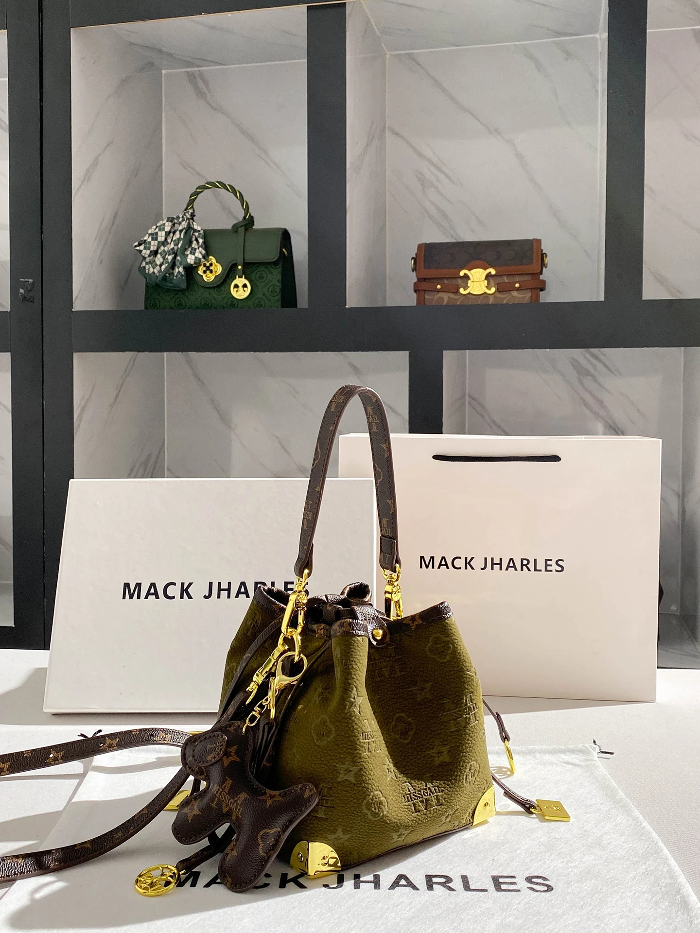 

Винтажная и ретро-ручная сумка-ведро с нежным буквенным принтом. Новая модная и уникальная сумка через плечо для вечеринки. 2025 года.