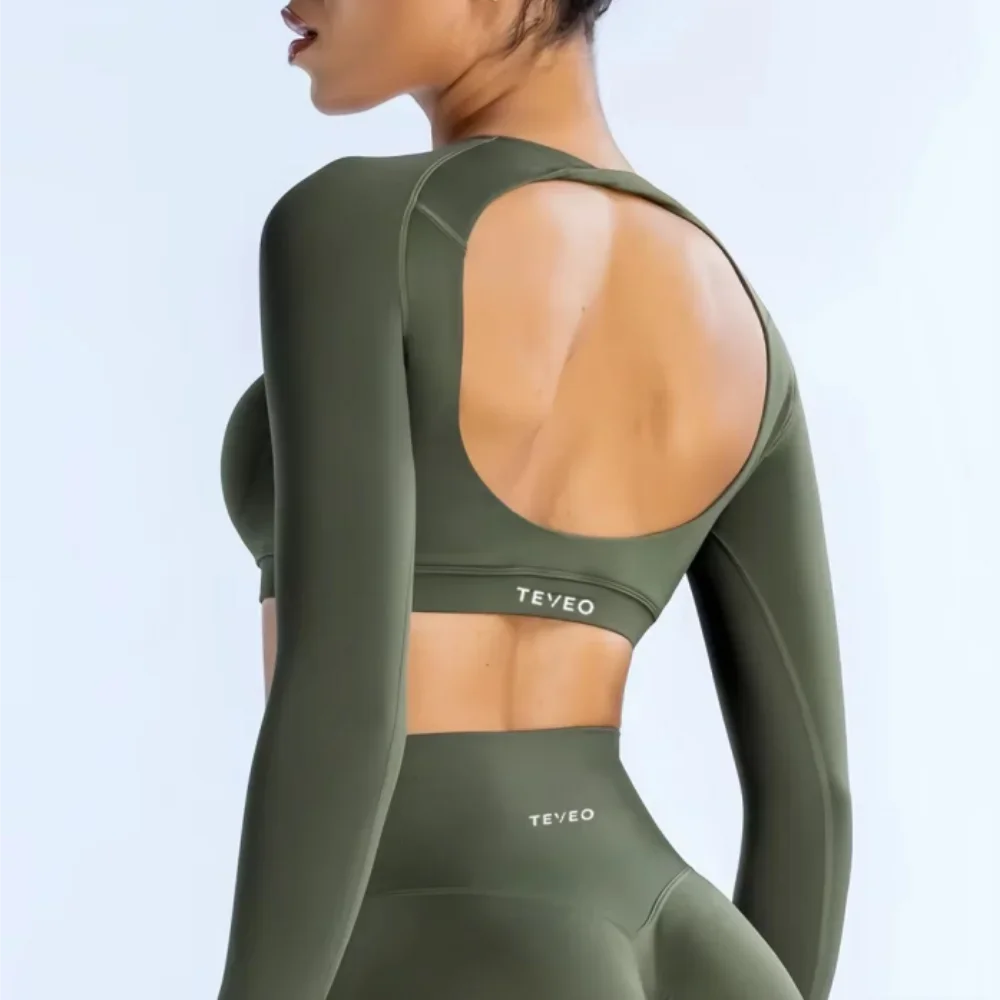 Динамический укороченный топ с длинными рукавами и логотипом. Женский топ с коротким рукавом для йоги. Легкий укороченный топ для спортзала. Бесшовный велосипедный спортивный топ с длинным рукавом.