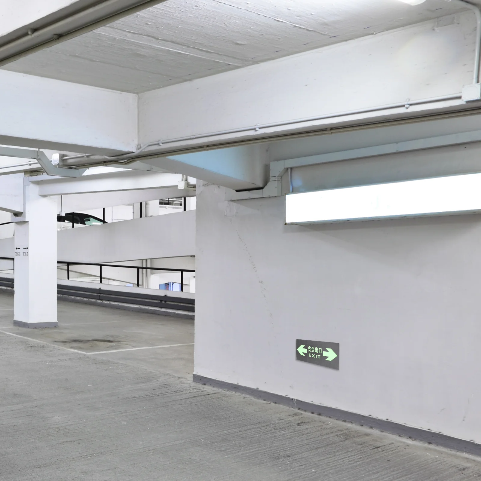 10 قطع من علامات السلامة المتوهجة الليلية، شارات فوتولومينيسسينت سهلة الاستخدام، مؤشر اتجاهي متين لخروج الحريق في حالات الطوارئ #5