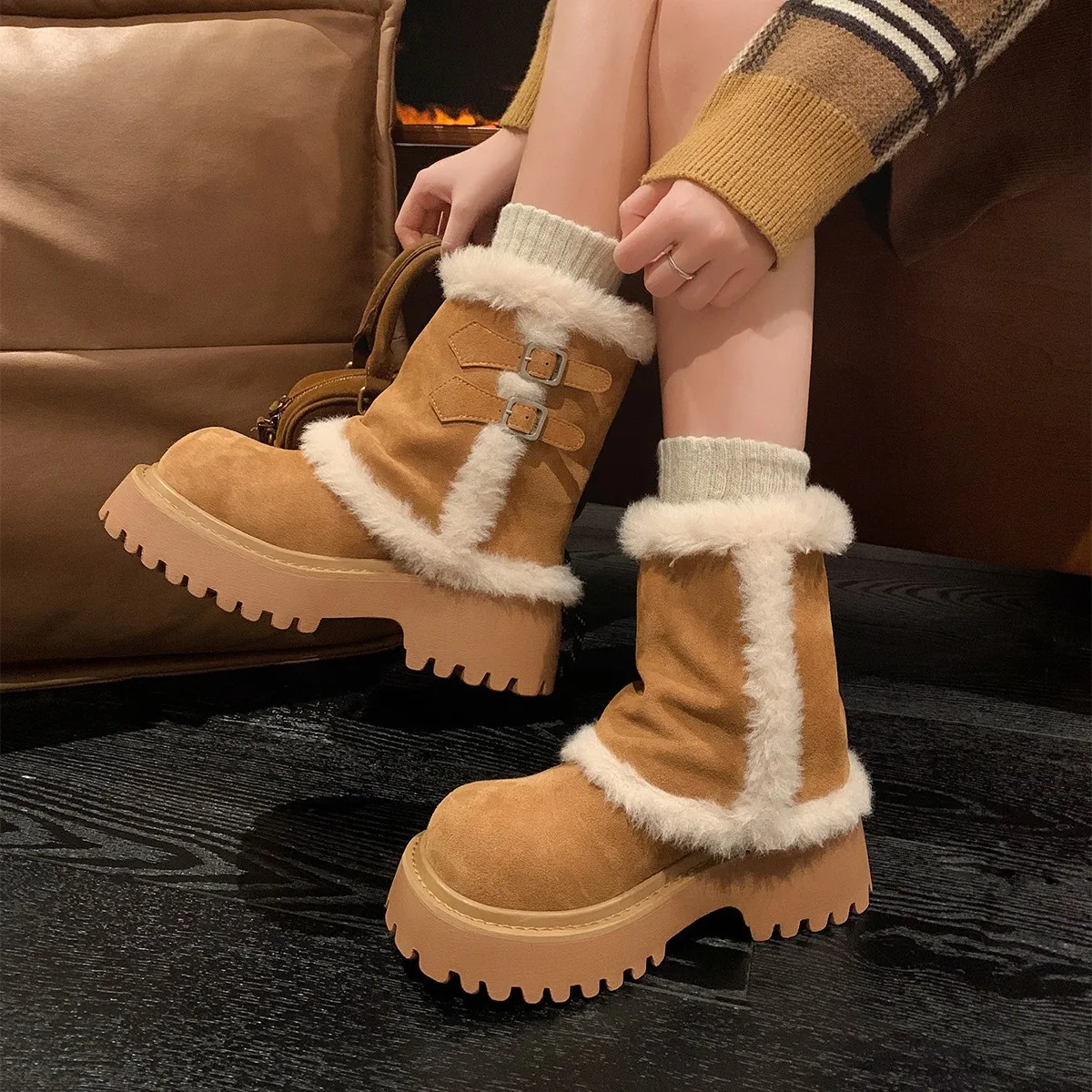 Thick soled midsole snow boots for women 2025 new winter model with integrated fur and warm plush cotton shoes