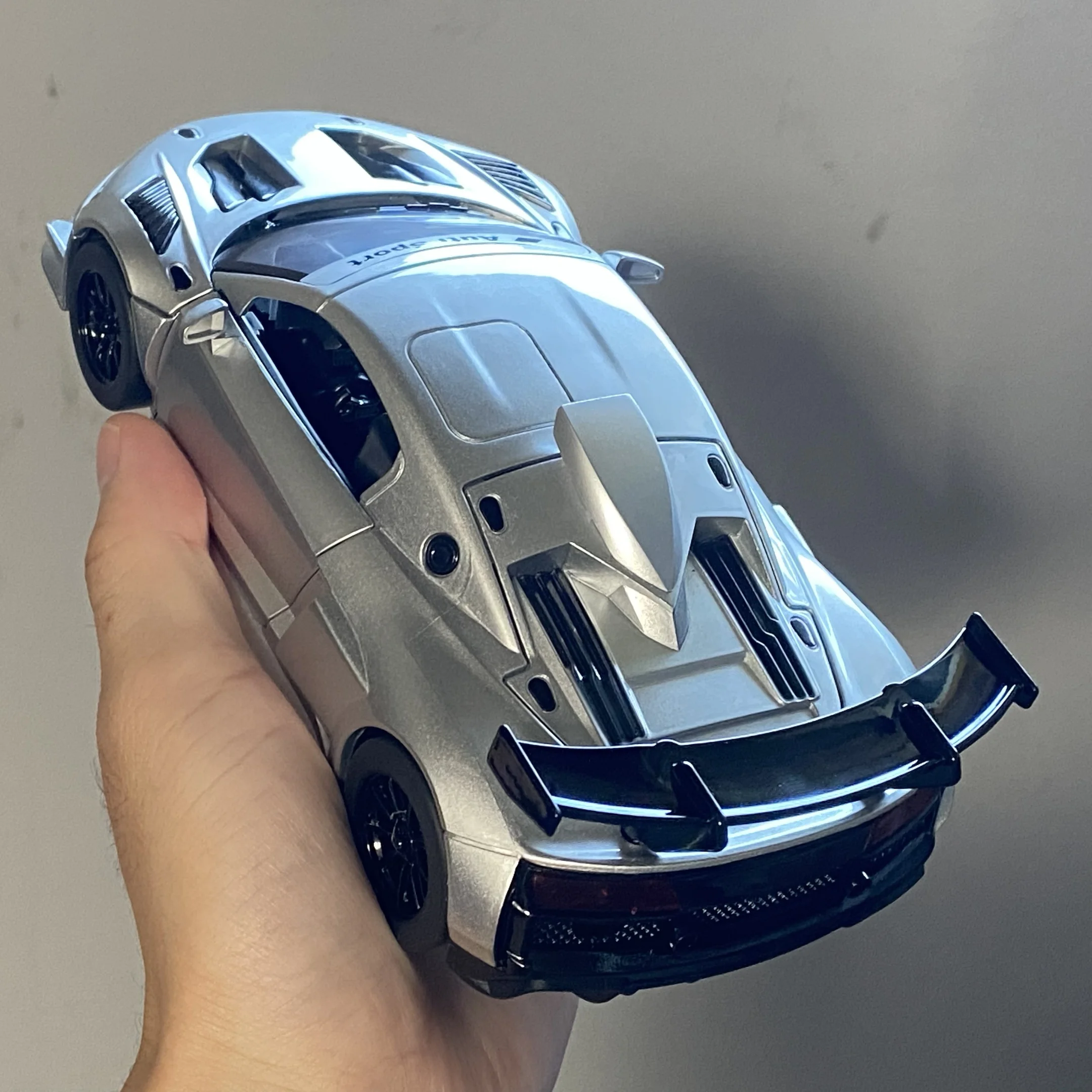 1:24 R8 LMS GT2 سيارة رياضية فائقة سبيكة معدنية دييكاست نموذج سيارة هدية عيد ميلاد سيارات لعبة التراجع هواية عرض المقتنيات الأولاد