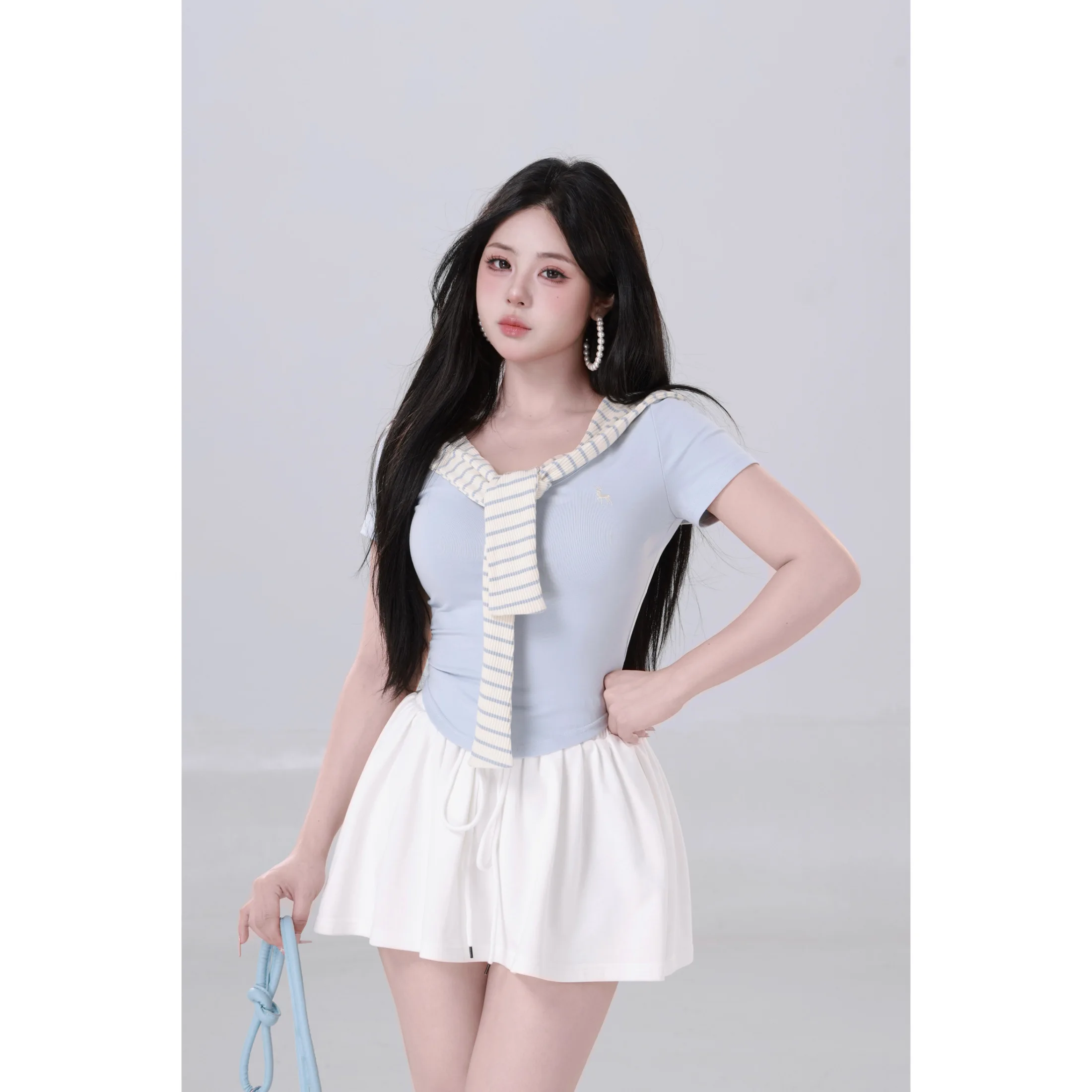 

Милый комплект из двух предметов: топ с полосками и шорты, дизайн Pure Desire, коллекция Summer, европейский стиль...