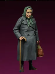 1/35 Scale Resin Figure Assembled Model Kit Elderly Woman, Europe Historical Hobby Miniature Diorama Unassembled and Unpainted