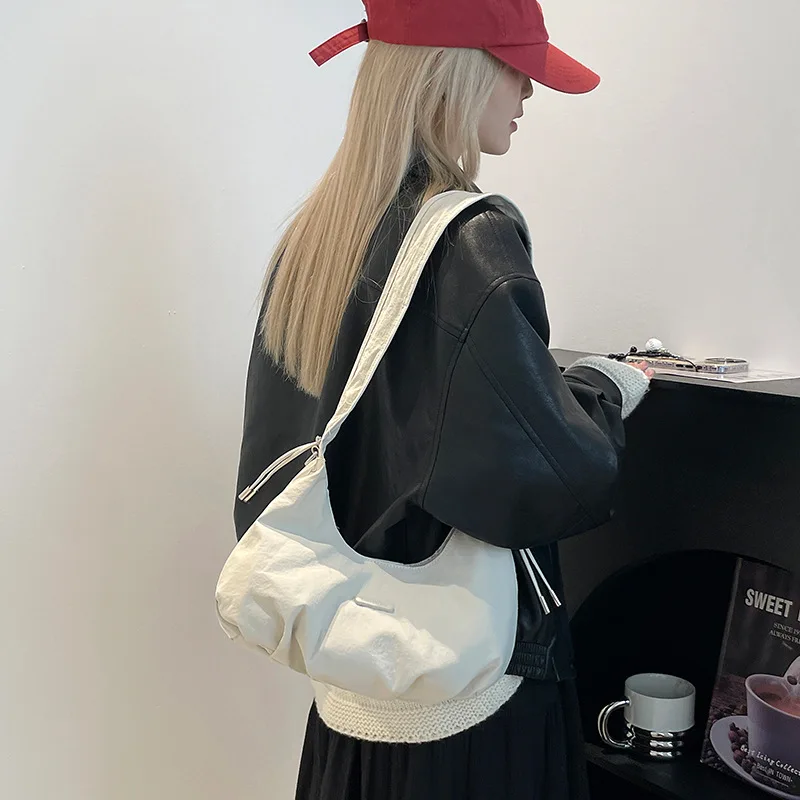 Ladies' waterproof nylon fabric pleated single-shoulder underarm bag in solid color simple crossbody dumpling bag