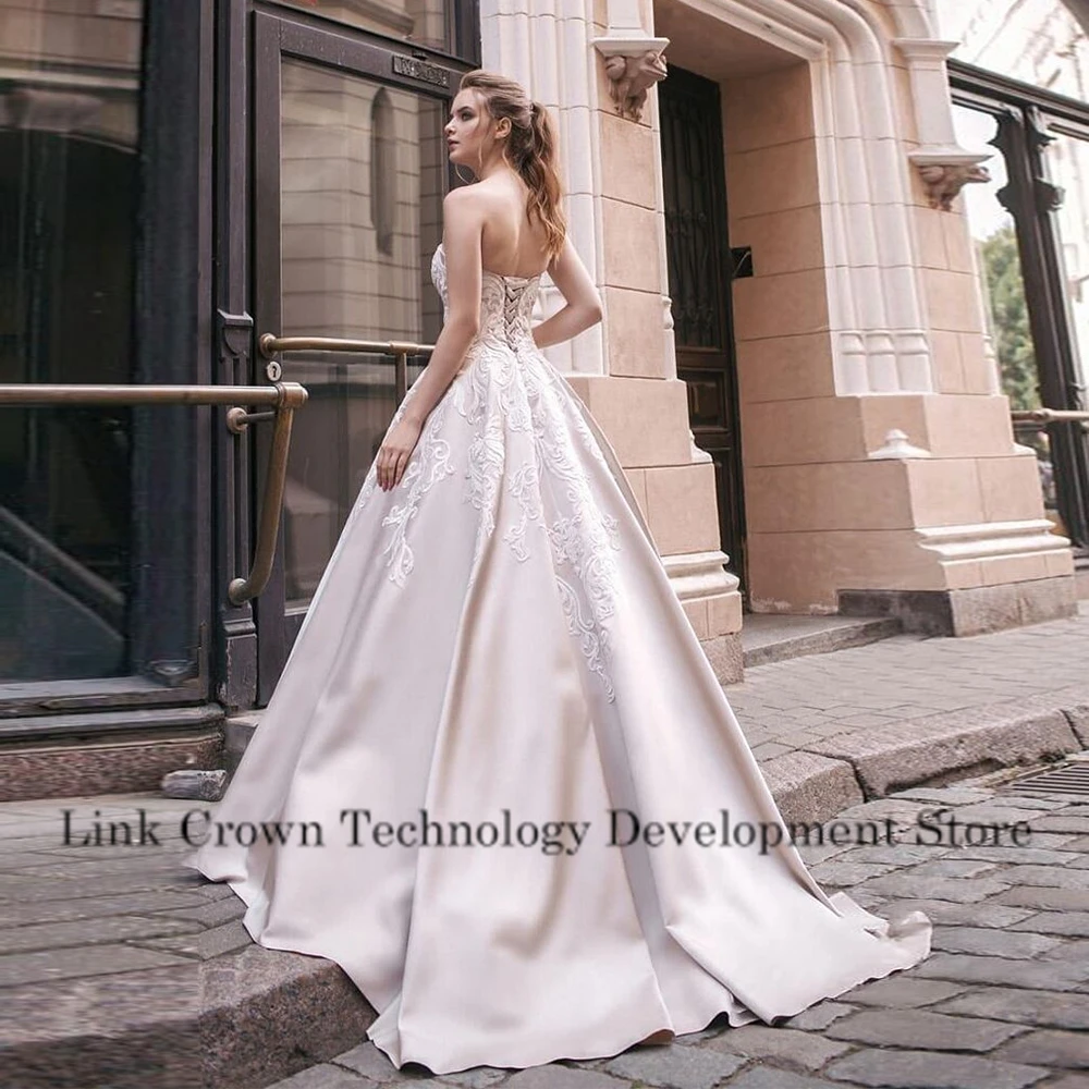 Charming A Line Wedding Dresses Sleeveless Ivory Bridal Gowns Court Train Vestido De Novia Exquisite New Robe De Summer