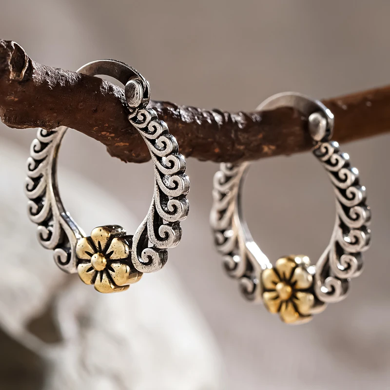 Huitan Spray Fresh Style Damen-Creolen, modische zweifarbige Accessoires für Hochzeiten und Partys, ausgefallener goldfarbener Blumenschmuck für Damen