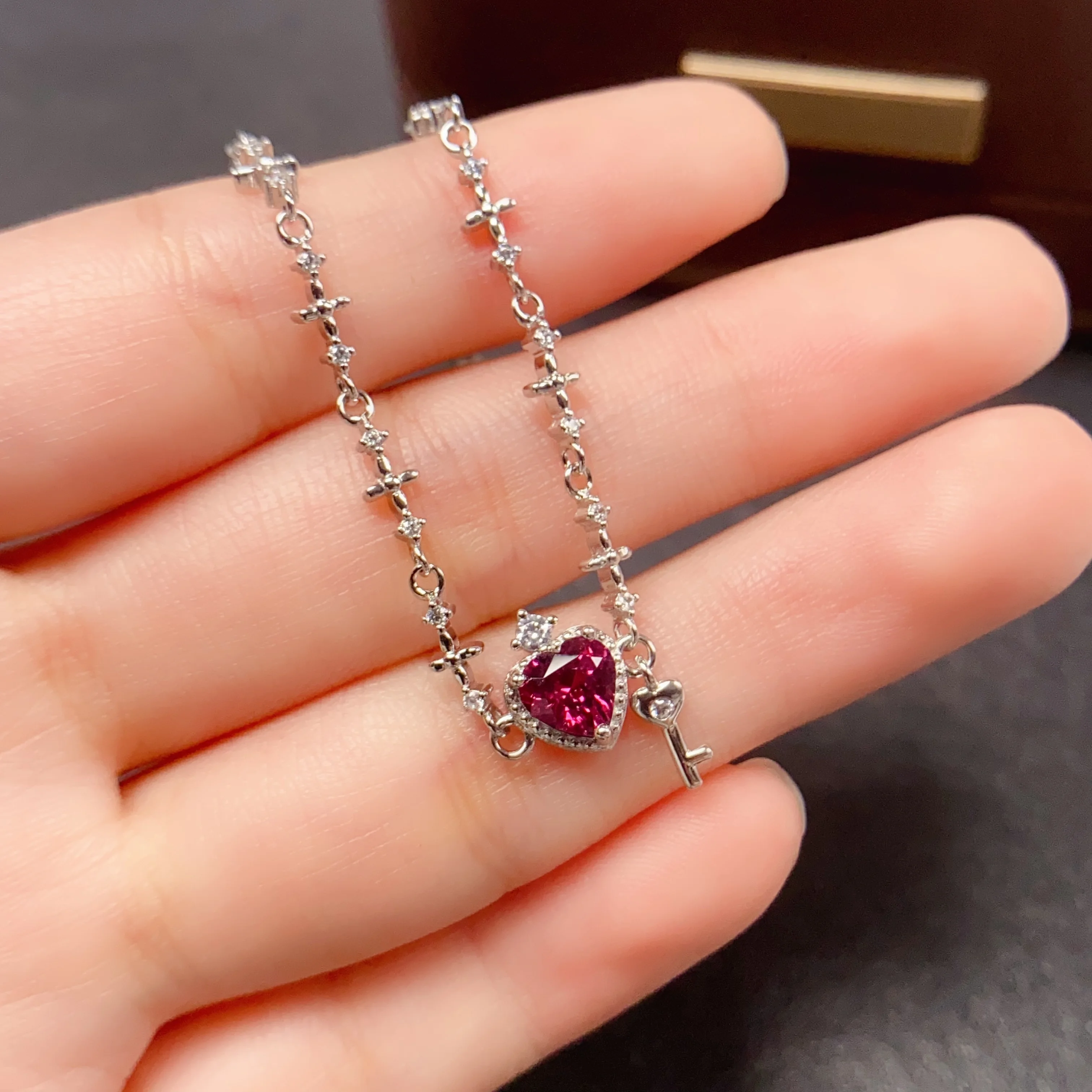 6mm Natural Garnet Bracelet S925 Sterling Silver Certificate Fine Fashion Heart-shaped Design Charm Weddings Jewelry for Women