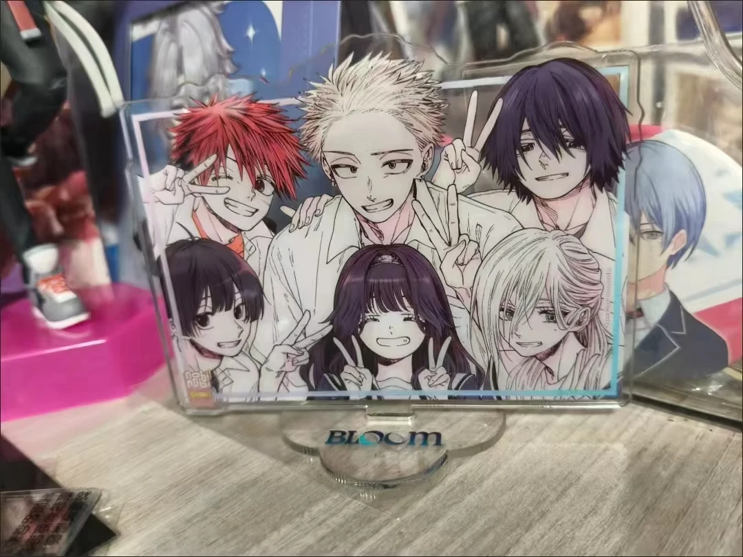 ดอกไม้หอมหวานบานสะพรั่งอย่างสง่างาม รูปปั้นอะคริลิคตั้งโต๊ะ ของตกแต่งและอุปกรณ์ประกอบฉาก