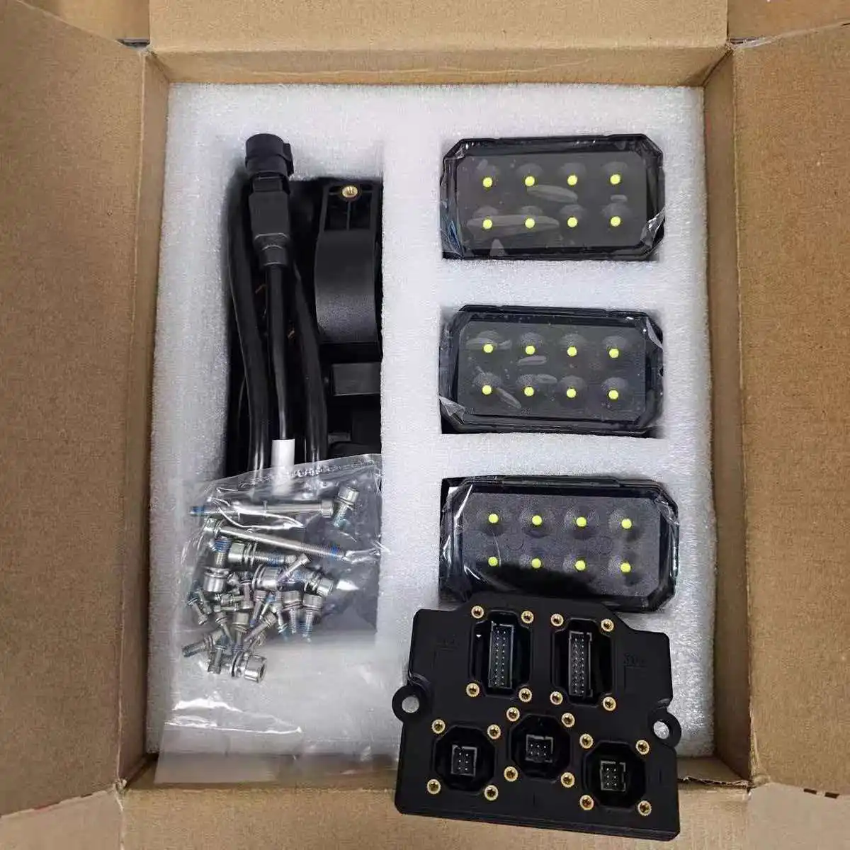 

Комплект светодиодных фар 90 Вт для Agras XAG P150pro/P60Pro/P200/P150 Ultra, запчасть для сельскохозяйственных дронов, артикул 09-027-00001