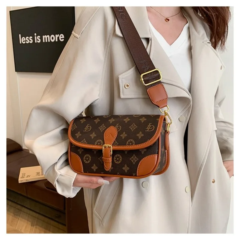 

Женская седельная сумка, сумка на одно плечо с монограммой в стиле ретро и нишевой подмышки, модная маленькая сумка через плечо