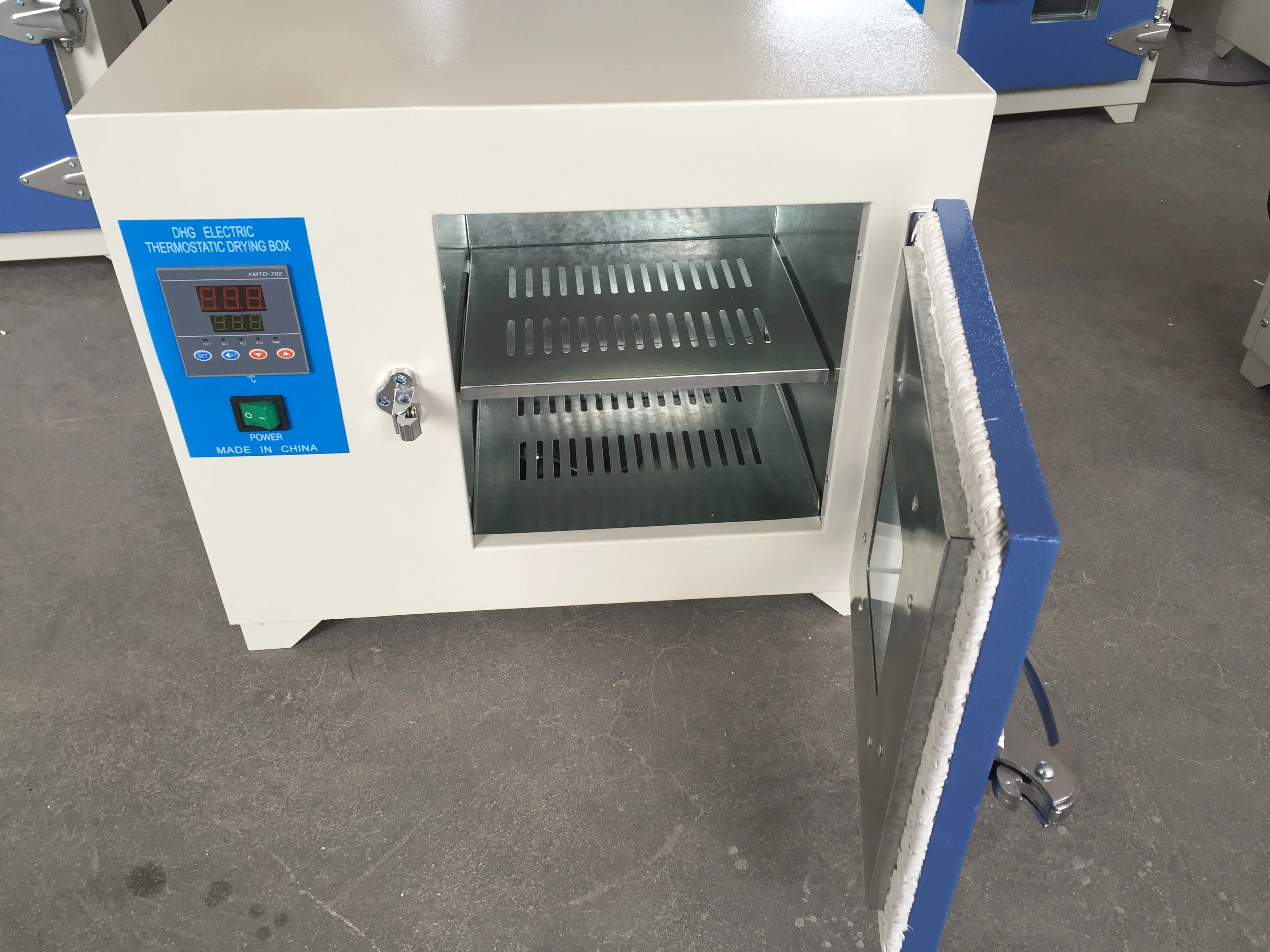 Laboratory Industrial Thermostatic Drying Oven in best price