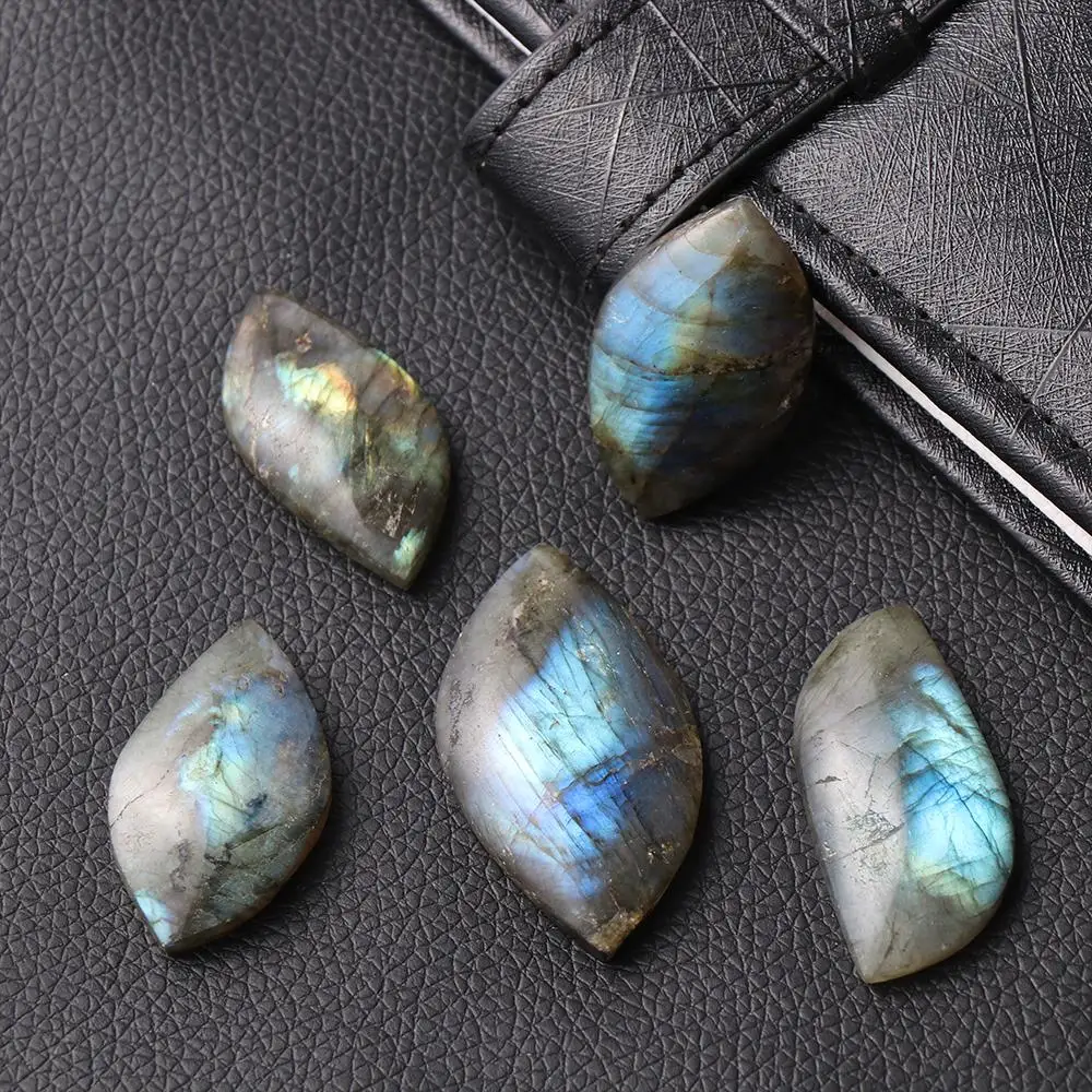 1PC Natural Labradorite Moonstone Pendants Polished Decoration Craft DIY Accessory Madagascar Healing Stone Mineral Specimen