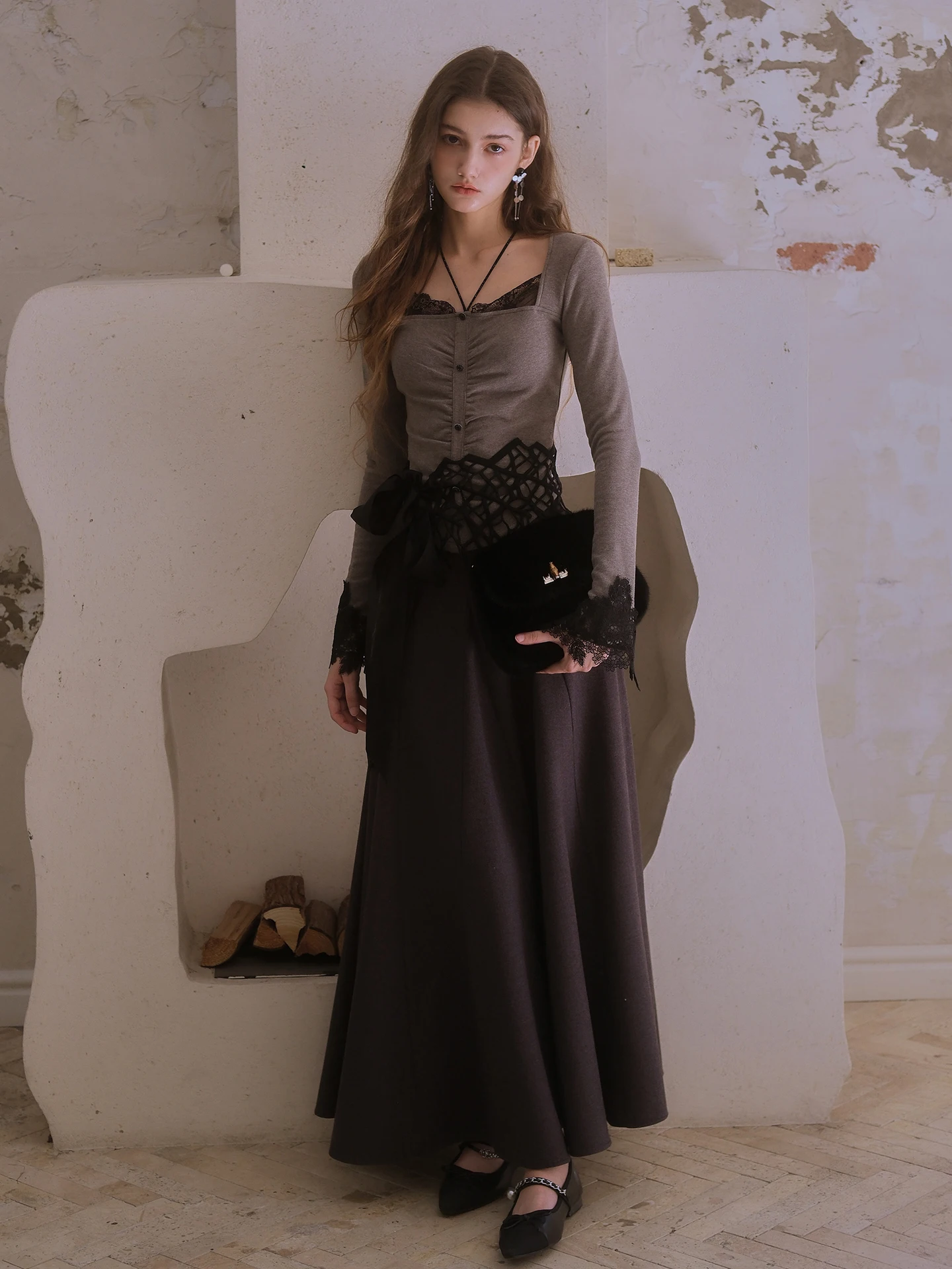 

Удобное платье в стиле Питер Пэн с кружевной отделкой, поясом, одной пуговицей, пышной юбкой, винтажное, с длинными рукавами, с завышенной талией, из двух частей.