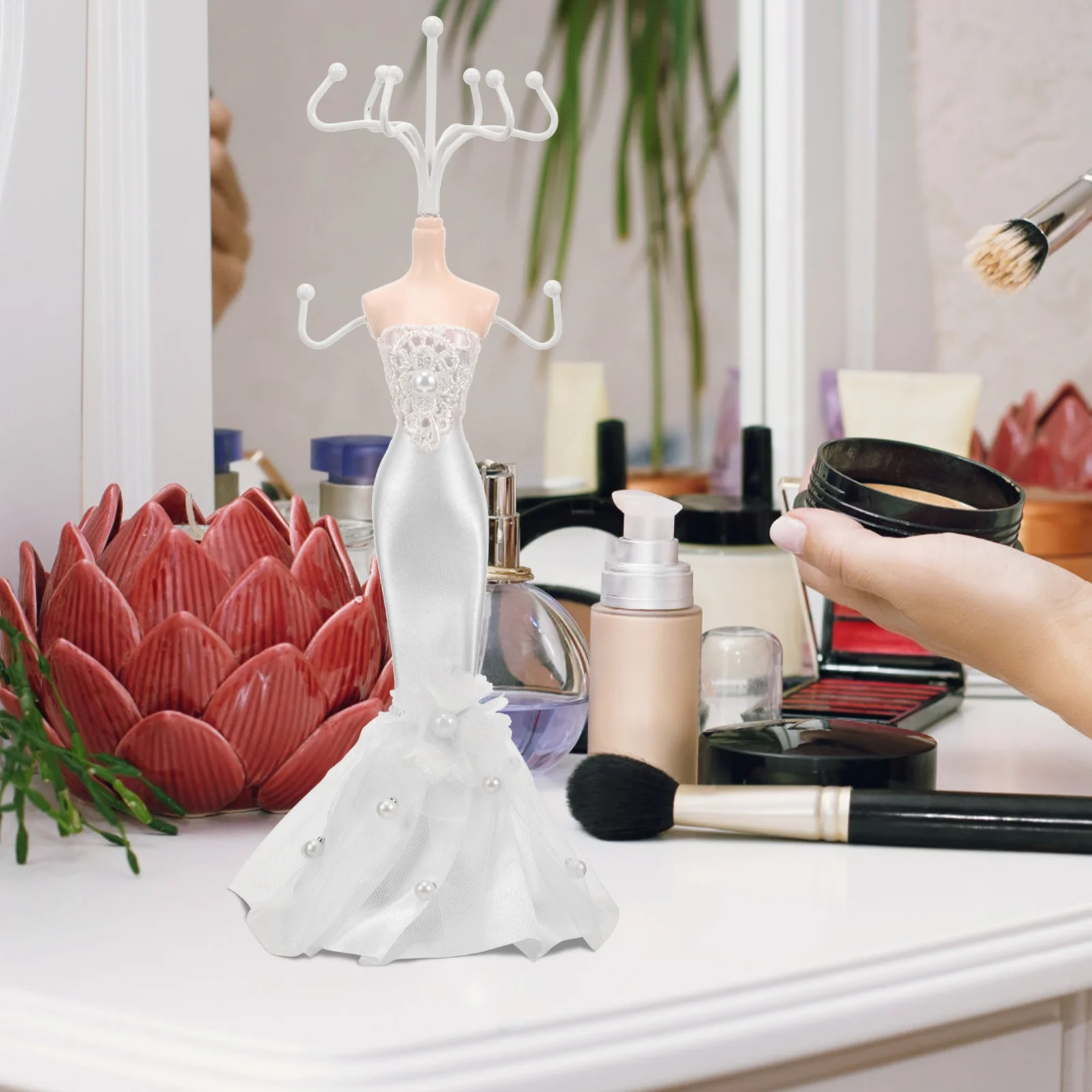 رف عرض المجوهرات، حامل قلادة معدني ثابت، منظم قلادة معلق، حامل سطح المكتب للاستخدام المنزلي، حامل مجوهرات