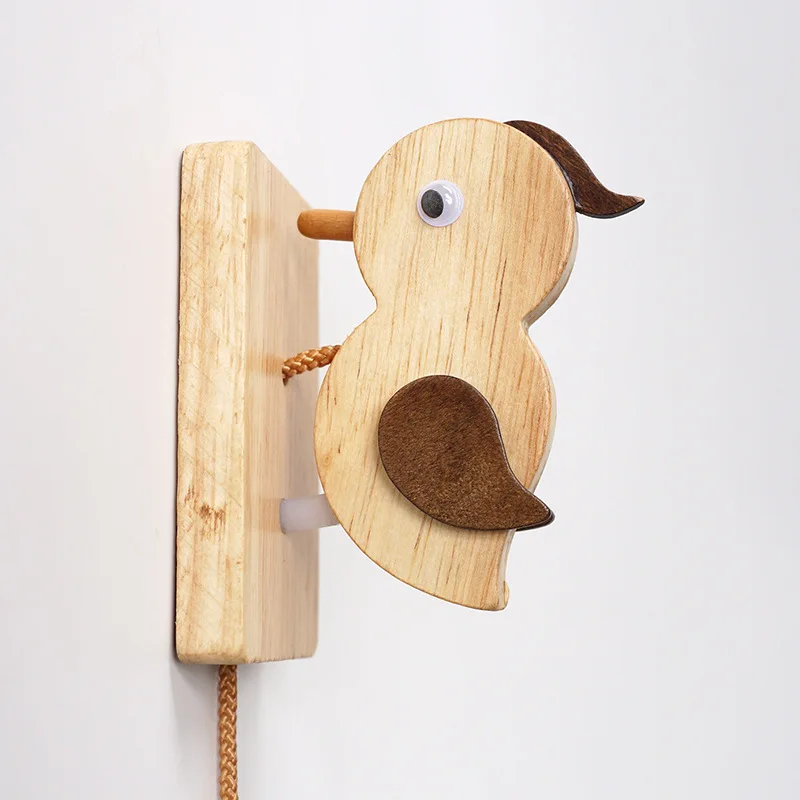 

Housewarming Door Knocker Retro Handmade Pendant Doorbell Practical Cute Woodpecker Design Wooden Woodpecker Guest Arrival