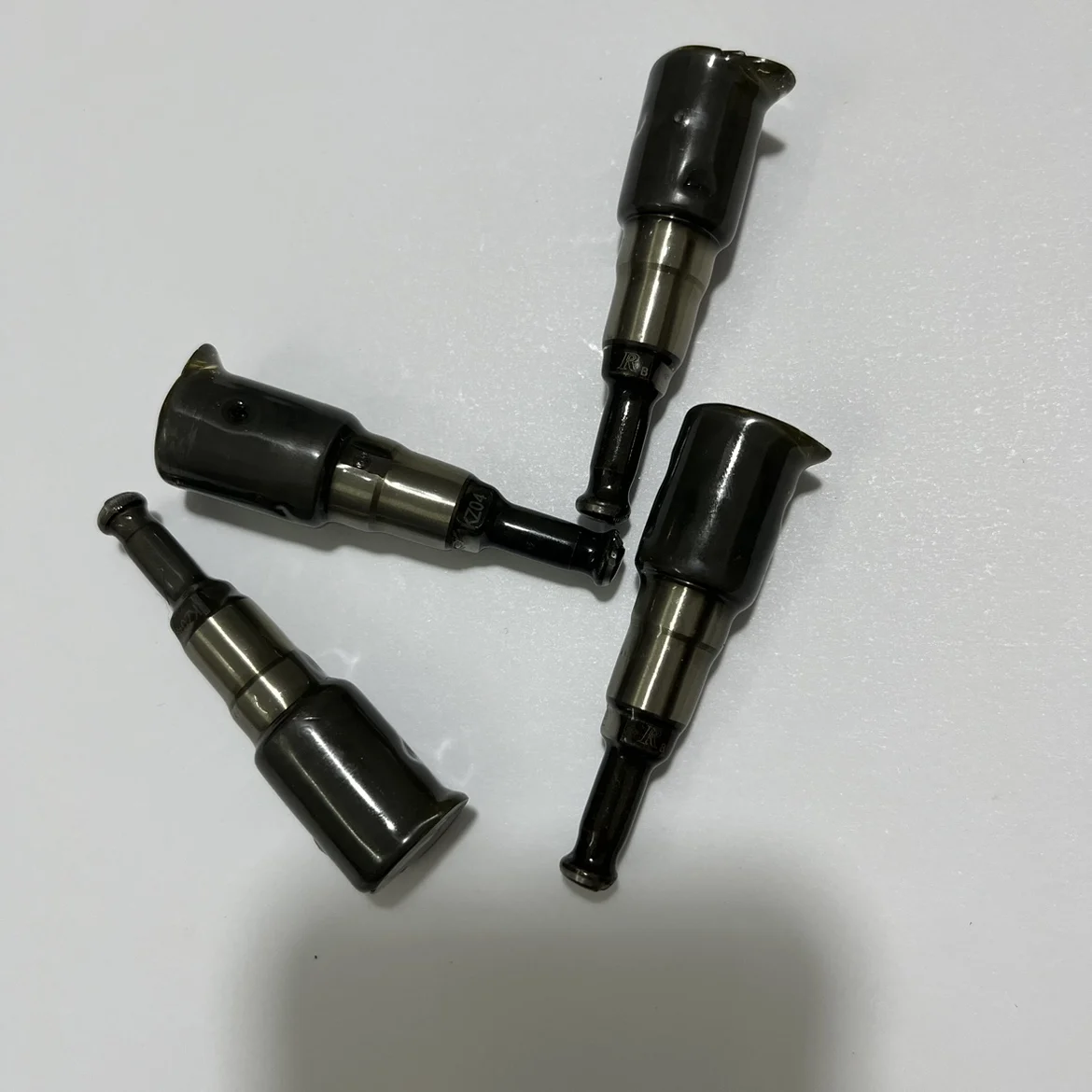 

Экскаватор Carter 307 305E XCMG 75 Kubota Двигатель Дизельный насос Плунжерная катушка KZ04 Масло высокого давления