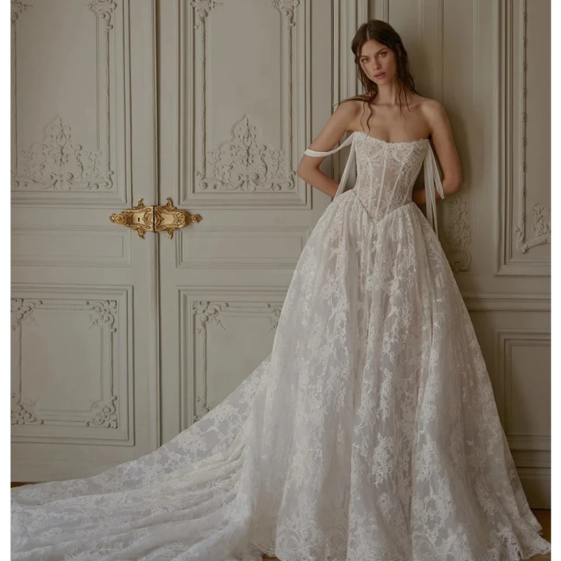 Voluminous Flowers Wedding Dresses Bride Embroidered Lace With High Waistline A-Line Ball Gown Strapless Customized Lace Robe