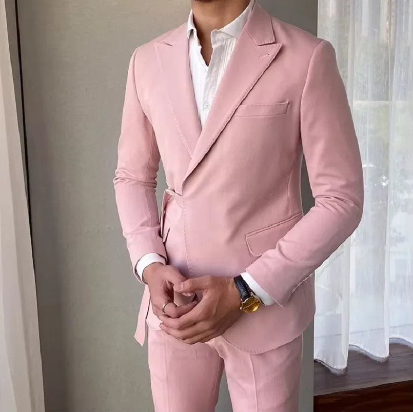 

Elegant Pink Men Suits Blazer Formal Groom One Button 2 Piece Jacket Pants Chic Peak Lapel Slim Fit Male Clothing Terno