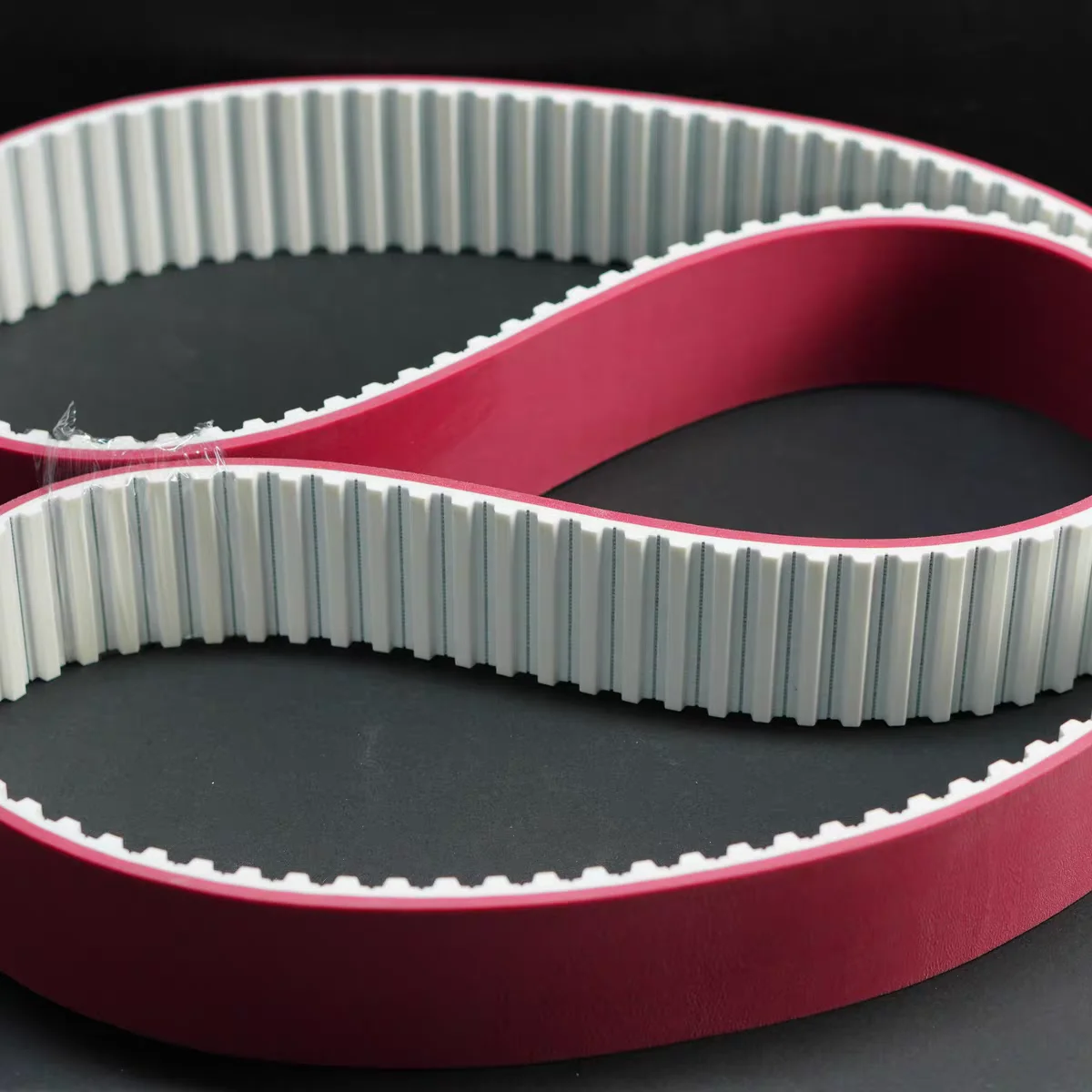Customized Rubber Polyurethane Synchronous Timing Belt 20T5-630+3mm (Width 20mm T5 Length 630mm with a 3mm Linatex Coating)