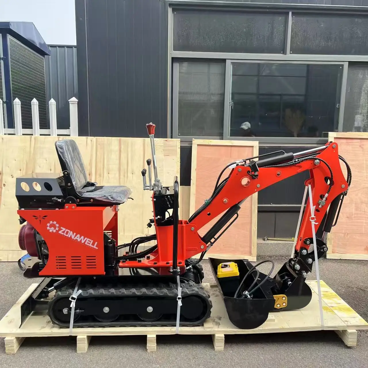 

2026 New Mini Excavator, 0.8-ton Hydraulic System, Suitable for Garden Construction and Farm Use, Customizable