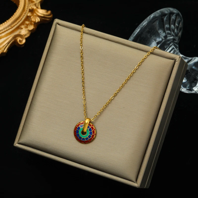 Women's Retro Round Flower Pattern Necklace Earrings Set