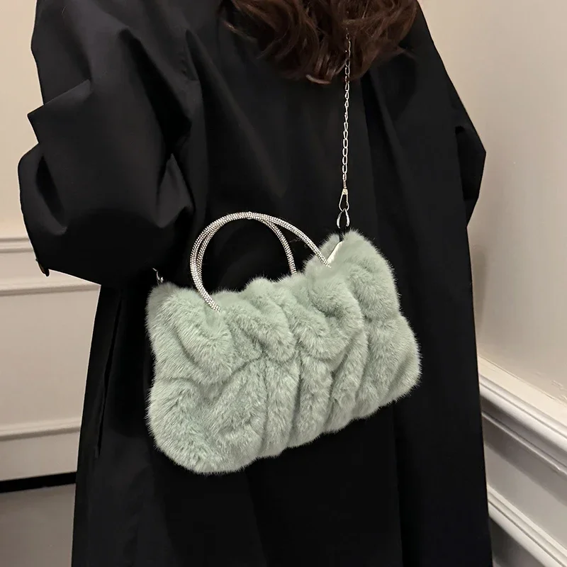 Bolso de terciopelo de felpa para mujer, bandolera de trabajo de mano con cadena, versátil, para otoño e invierno, 2024