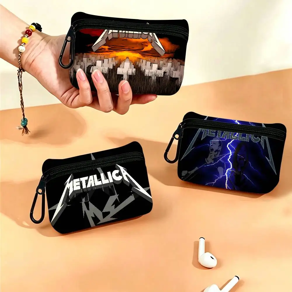 M-Metallica Heavy-Thunderous Tragbare Oxford-Stoff Mini-Geldbörse mit Karabiner-Design Kleine Münztasche für Karten, Schlüssel, Kopfhörer