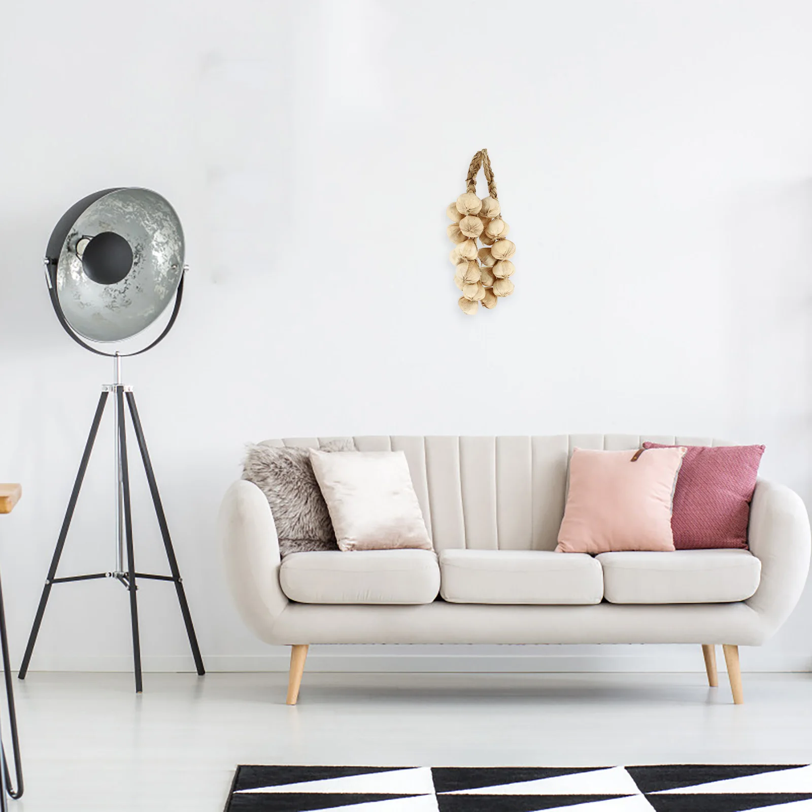 

2pcs Simulation Garlic Hanging Ornaments Lifelike Vegetable Models For Kitchen Home Decor Restaurant Farm Wall Garden Decorative