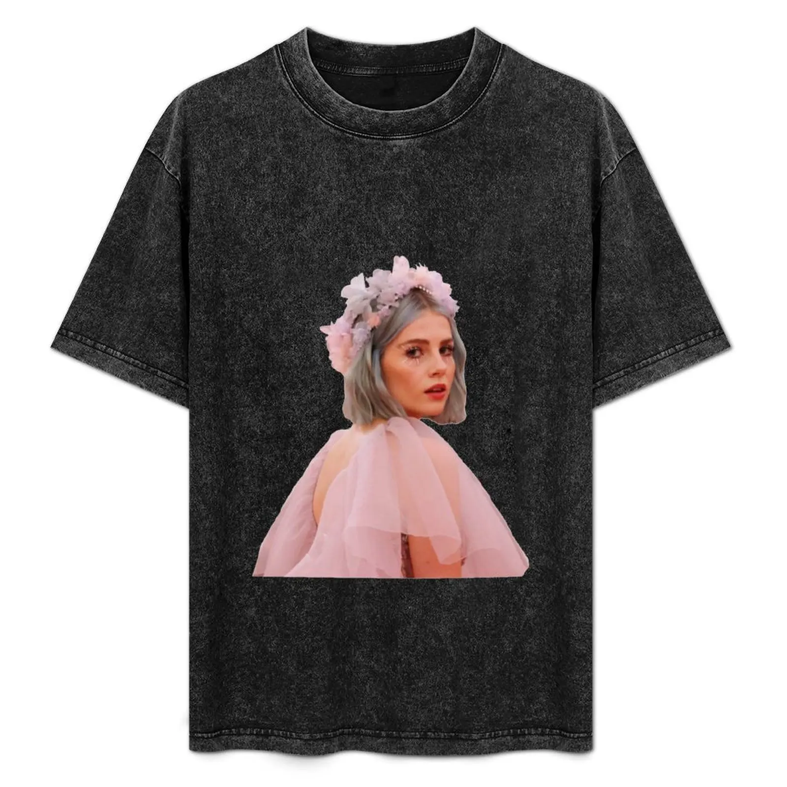 

Lucy Boynton Met Gala 2019 T-Shirt Worker Basic Short Sleeve Tee