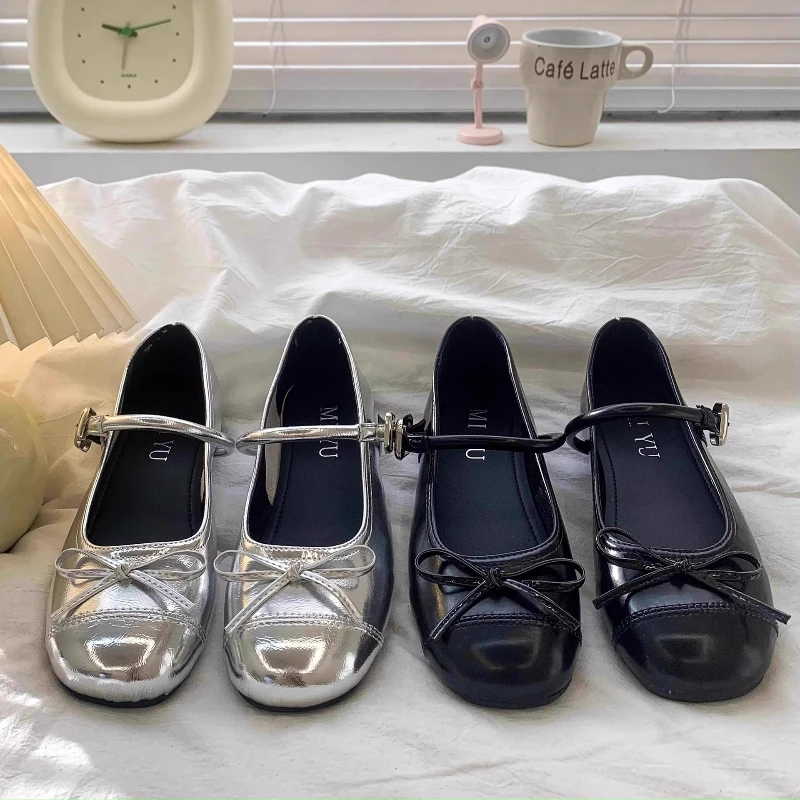 

Новинка осени 2024, детская кожаная обувь, универсальная обувь Мэри Джейн в стиле ретро для девочек, противоскользящая детская повседневная обувь, простые балетки с бантом для девочек