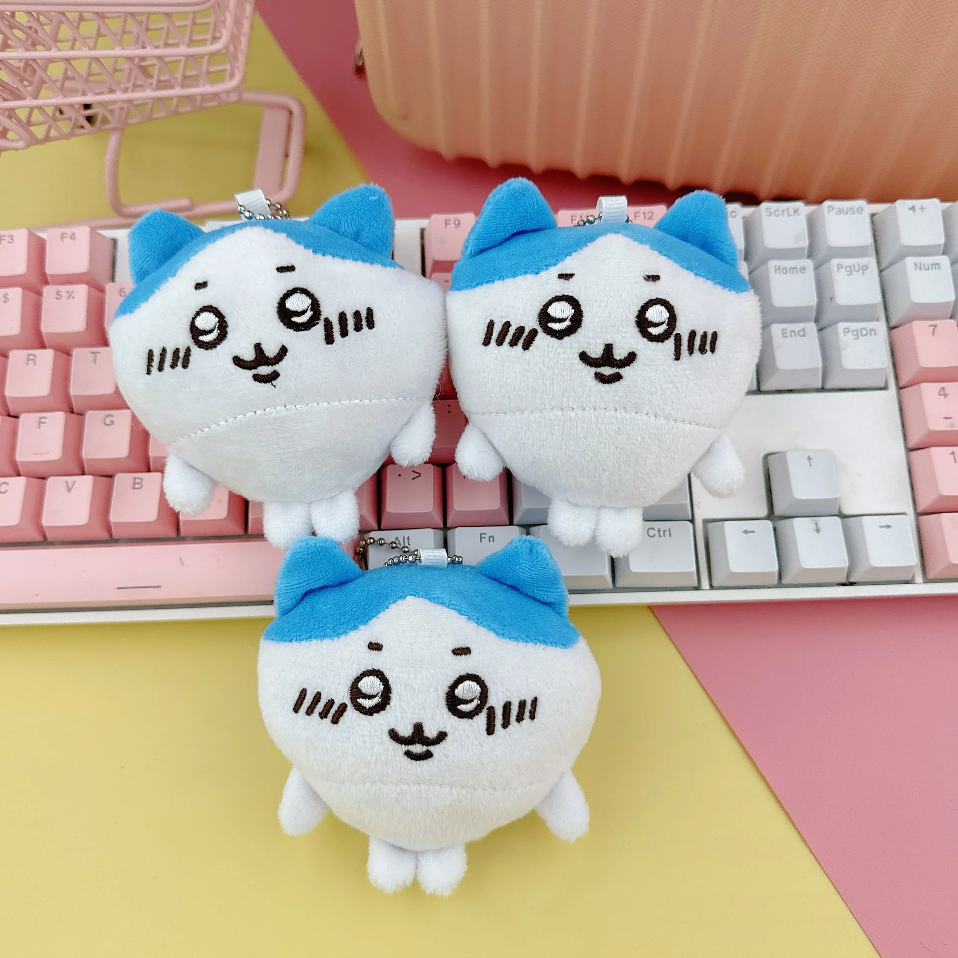 جديد حار حار القدم سلسلة Jiikawa دمية على ظهره قلادة صغيرة المفاتيح ألعاب من نسيج مخملي