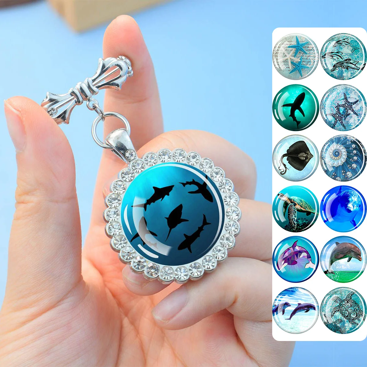 1PC Ocean animal patterned glass brooch, synthetic zircon trimmed pendant, is an ideal choice for holiday party gifts.