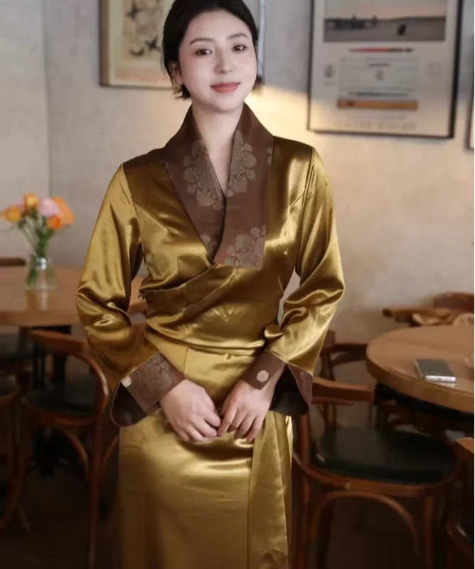 

Chinese Bora Skirt Women's Silk Smooth Fabric Color blocked Collar Printed Hidden Skirt