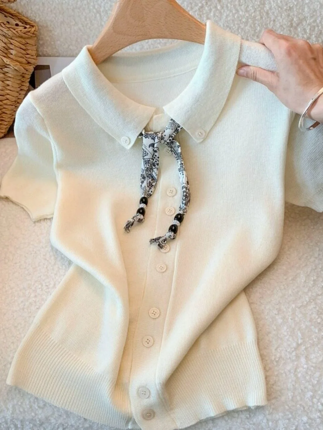 

Korean Style Neck Knitted Short Sleeve T-Shirt Women's Summer New Design Slimming Top with Silk Scarf Soft Polyester Fiber