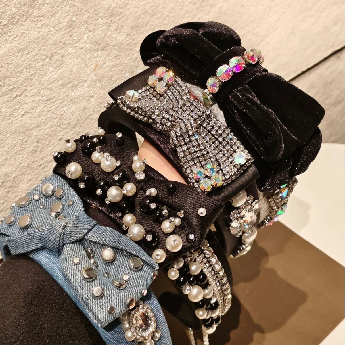 Korean version of tight and versatile bow headband heavy industry luxury pearl diamond headband high cranial top high-end headge