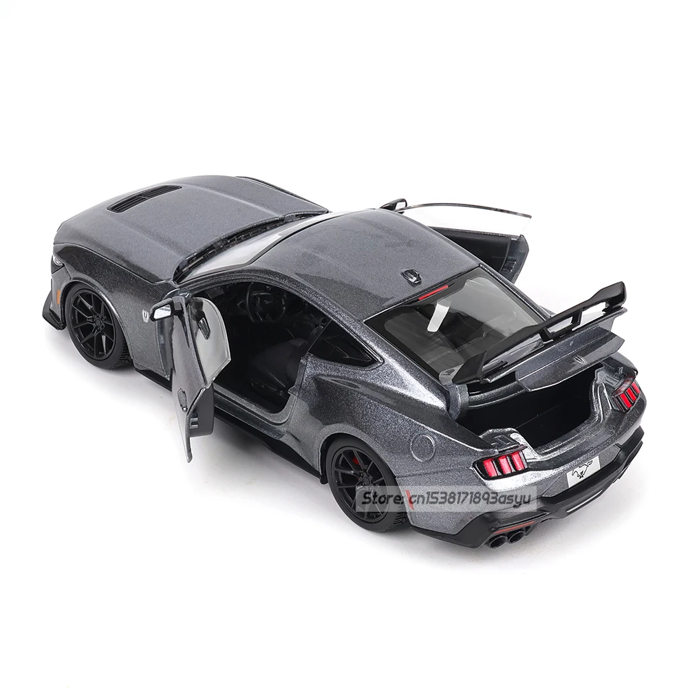 Maisto 1:24 Nuevo Estilo 2024 Ford Mustang Dark Horse, Modelo de Coche de Precisión Fundido a Presión Altamente Detallado, Regalo de Colección de Modelos