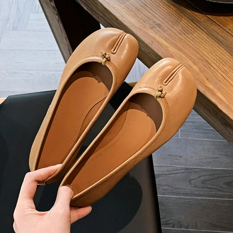 Nowa miękka skóra Split Toe Design Mules Flats Women Shoes Cozy Lightweight Soft Sole Loafers Fashion Mary Jane Pumps Ballet Shoe