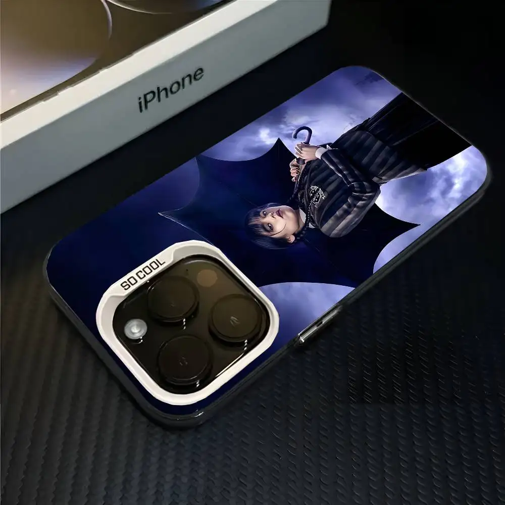 الفيلم الأمريكي التلفزيون W-Wednesday Addams جراب هاتف آيفون 17 16 15 14 13 12 11 برو ماكس زائد اللون للصدمات عودة غطاء فضي