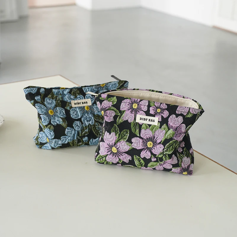 Purple Flower Women\'s Makeup Bag Large Capacity Cosmetics Skin Care Products Storage Bag Travel Toiletry Bag Handy Handy Bag