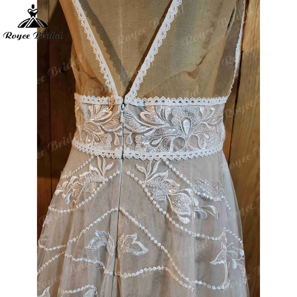 Vestido de novia Vintage con escote en V profundo, encaje hasta el suelo, tirantes finos, espalda descubierta, vestido de novia personalizado Roycebridal 2023